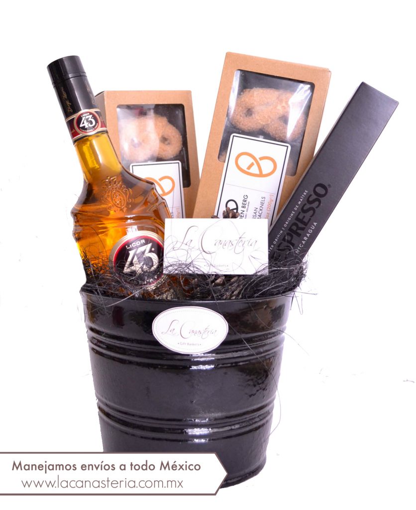 arcones navideños originales con licor del 43, arcones con licor del 43, kits de regalo para hacer carajillos, kits para hacer carajillos 