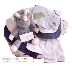 Padrísima y súper cool canasta de regalo para bebé con temática completa de dinosaurio! 