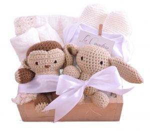 Cajas de regalo para bebé con peluches tejidos