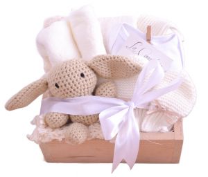 Cajas de regalo para bebé con peluches tejidos