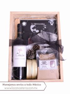 La Caja de Vino & Botana Deli