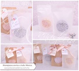 Hermosos jabones artesanales con diseño vintage ideales para baby shower. Personaliza el color de tu jabón sin costo adicional.
