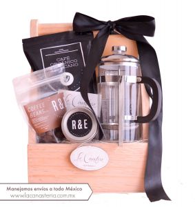 Arcones Navideños Boutique y originales con elegante prensa francesa y deliciosa selección de café y chocolates mexicanos