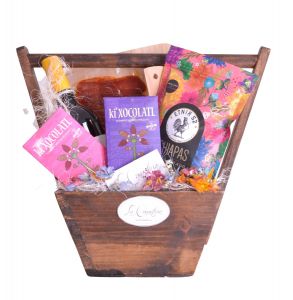 Finos y originales arcones navideños 100% mexicanos que celebran a nuestro país con productos gourmet y célebre tinto Monte Xanic