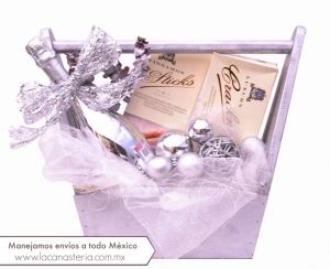 Elegantes canasta de regalo navideñas con diseño boutique