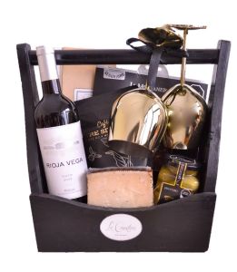 La de Brindis: Canastas de Regalo para Festejo de Comopromiso