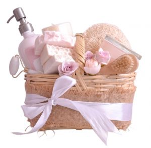 The Candle Lover Basket: Spa & Florecitas