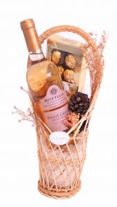 Cálido arreglo de vino navideño para empresas La Canastería